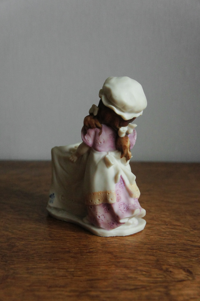 Девочка с чайным столиком, Джузеппе Армани, Флоренс, статуэтка