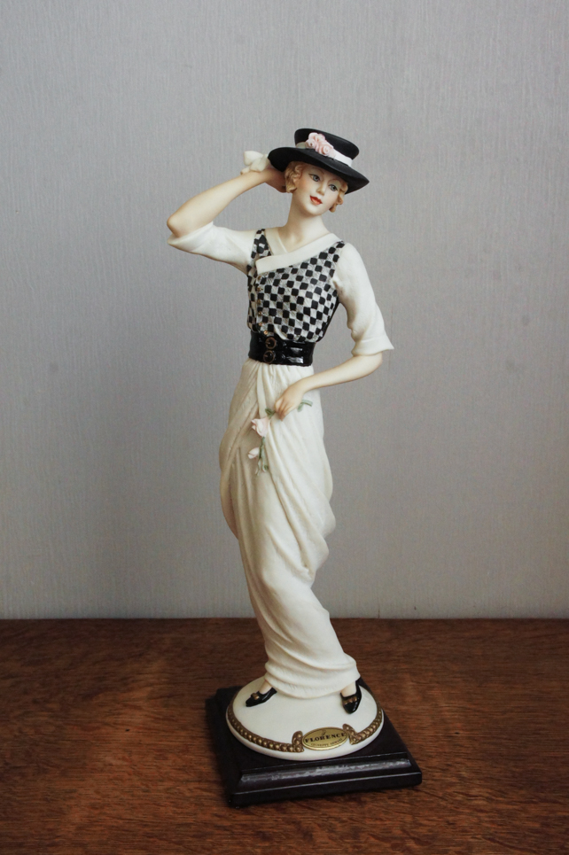 Кэти в шляпке, Giuseppe Armani, Florence, статуэтка
