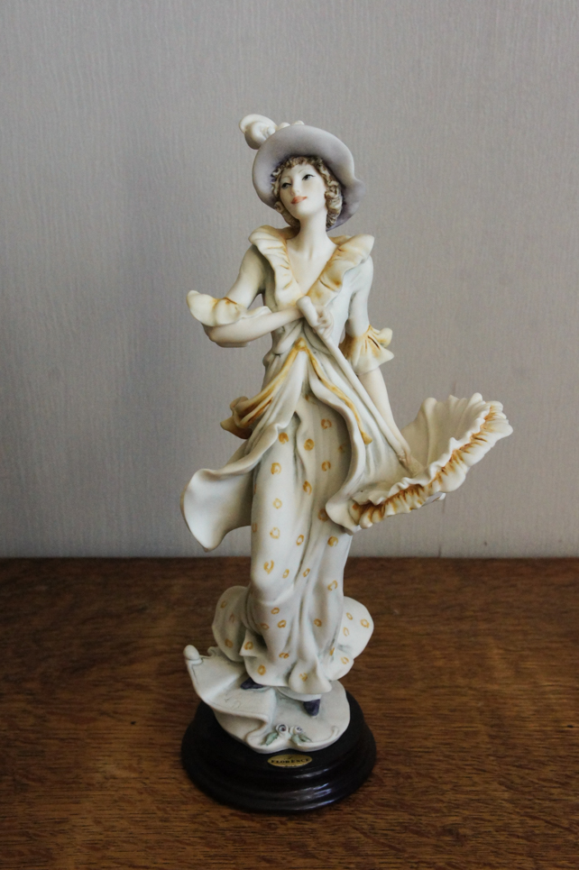 Девушка с зонтиком, Джузеппе Армани, Флоренс, статуэтка