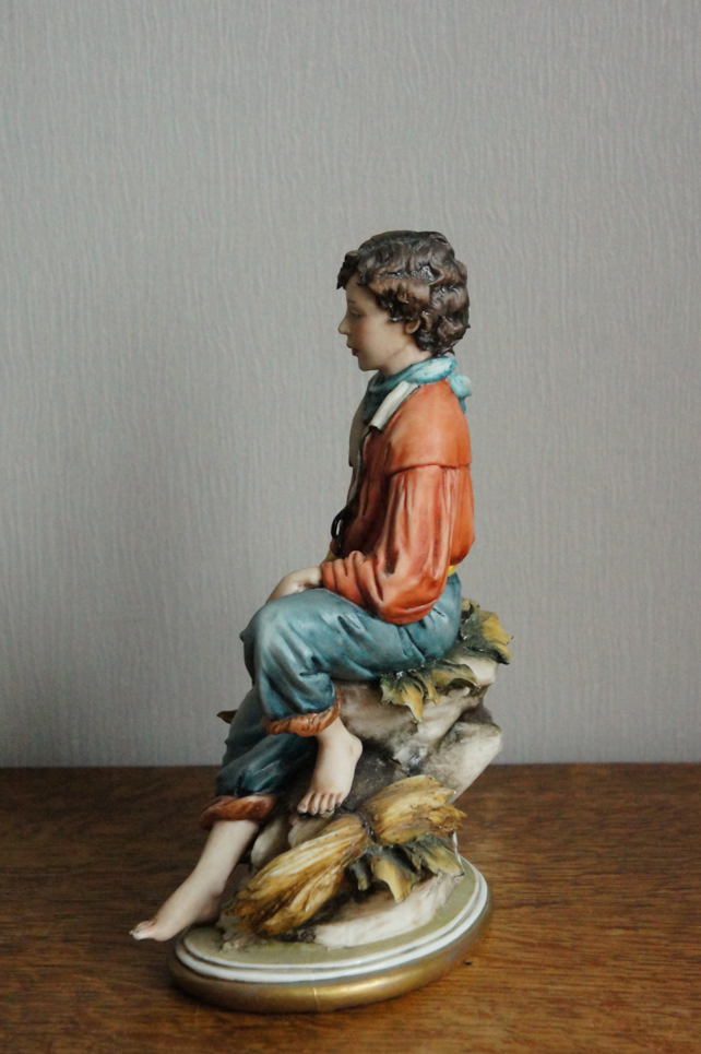Мальчик с серпом, Luciano Cazzola, Capodimonte, статуэтка