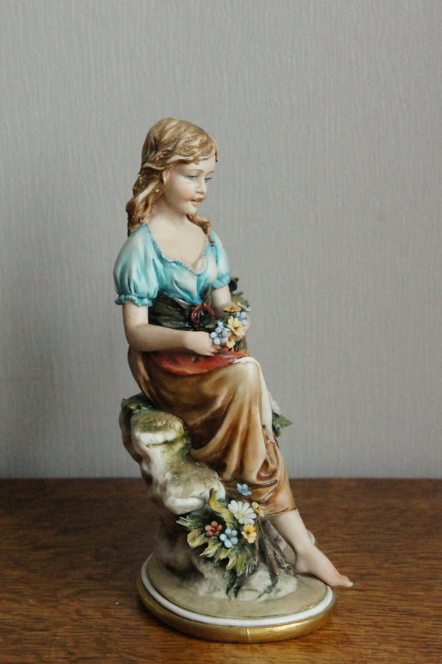 Девочка с цветочками, Luciano Cazzola, Capodimonte, статуэтка