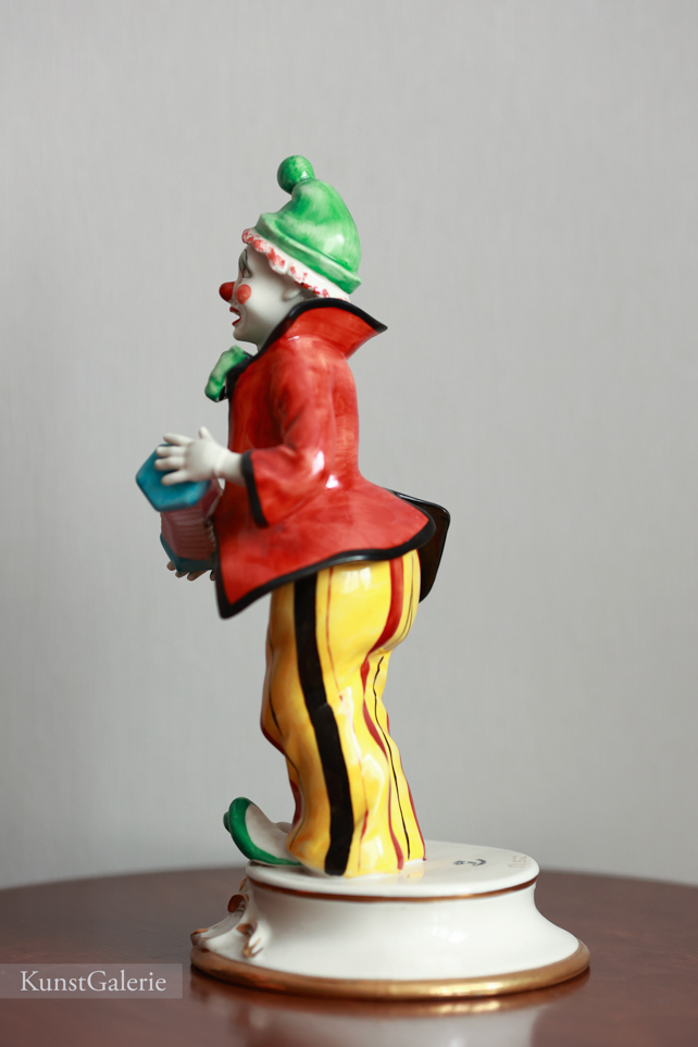 Клоун с гармошкой, Cesare Villari, Capodimonte, статуэтка