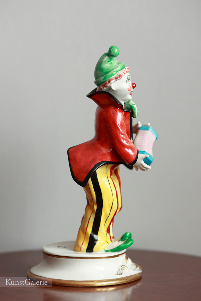 Клоун с гармошкой, Cesare Villari, Capodimonte, статуэтка
