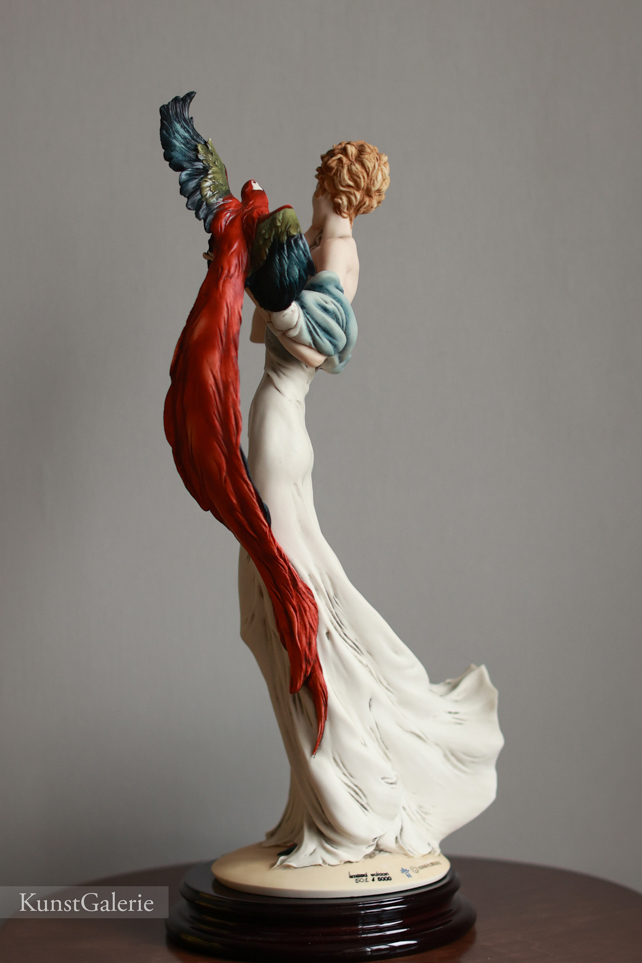 Леди с попугаем, Giuseppe Armani, Florence, статуэтка