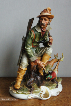 Охотник с фазаном, Tosca, Каподимонте, фарфоровые статуэтки. KunstGalerie