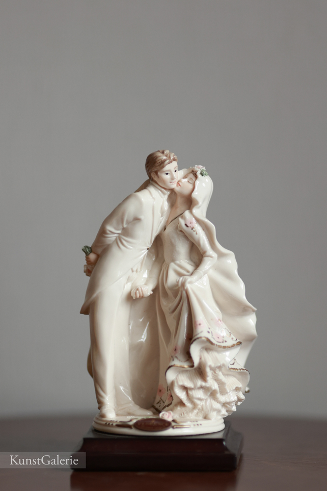Свадебный поцелуй, Джузеппе Армани, статуэтка