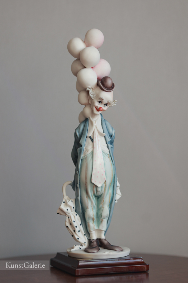 Клоун с шариками, Джузеппе Армани, Каподимонте, статуэтка, KunstGalerie.ru
