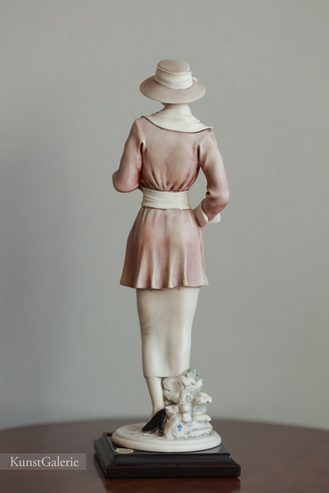 Девушка с йорком, Giuseppe Armani, Florence, статуэтка