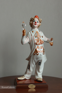 Клоун жонглер, Capodimonte фарфоровая статуэтка, Сабадин, Sabadin. KunstGalerie.ru