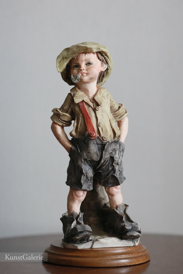 Мальчик с сигаретой, Giuseppe Armani, Capodimonte, статуэтка, KunstGalerie.ru