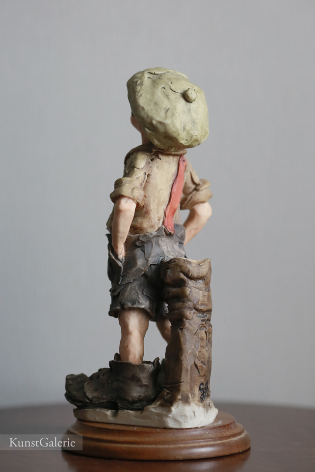 Мальчик с сигаретой, Giuseppe Armani, статуэтка