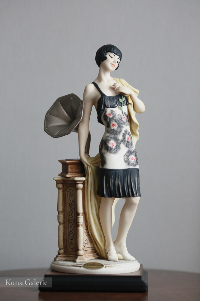 Леди с граммофоном, Giuseppe Armani, Florence, Capodimonte, статуэтка, KunstGalerie.ru