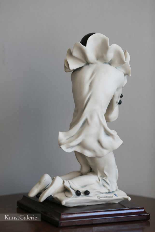 Пьеро с розой, Giuseppe Armani, статуэтка