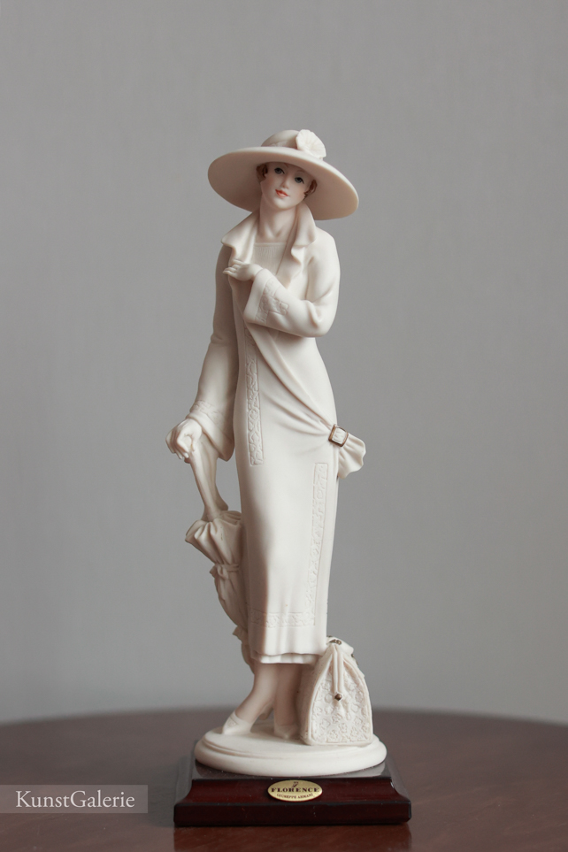 Девушка в шляпе с зонтом, Джузеппе Армани, Флоренс, статуэтка