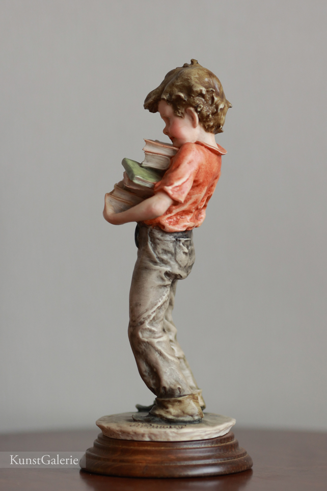 Мальчик с книжками, Giuseppe Armani, купить