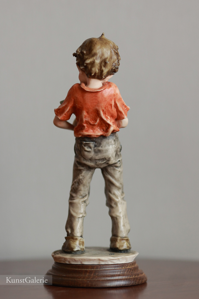 Мальчик с книжками, Giuseppe Armani, статуэтка