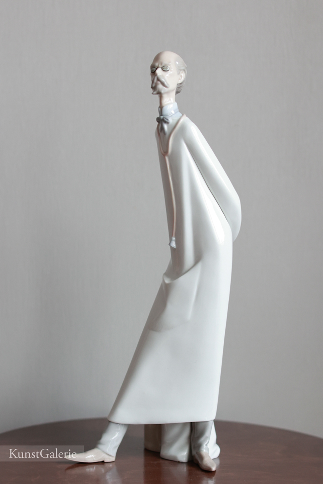 Доктор, фарфоровая статуэтка, Lladro
