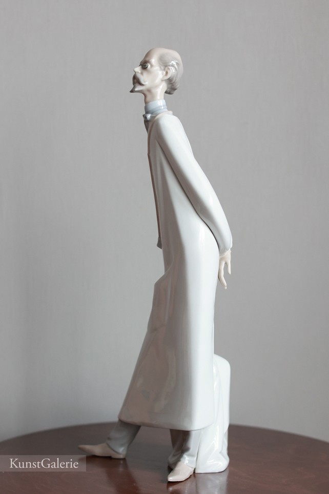 Доктор, фарфоровая статуэтка, Lladro