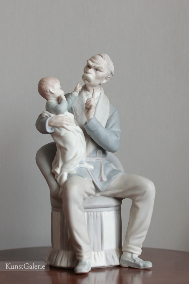 Дедушка с малышом, фарфоровая статуэтка, Lladro