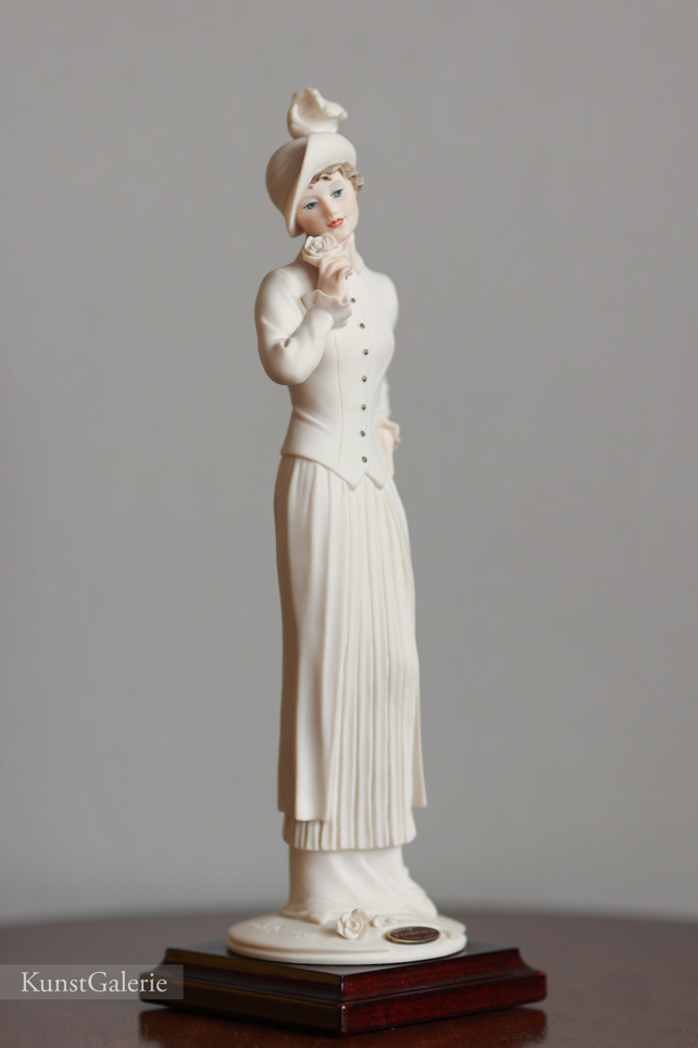 Сюзанна с розочкой, Giuseppe Armani, Florence, статуэтка