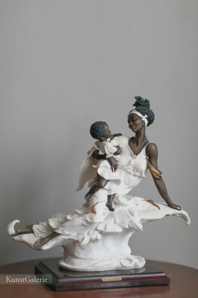 Материнство Black Maternity, Giuseppe Armani, Florence, Capodimonte, статуэтка, KunstGalerie.ru