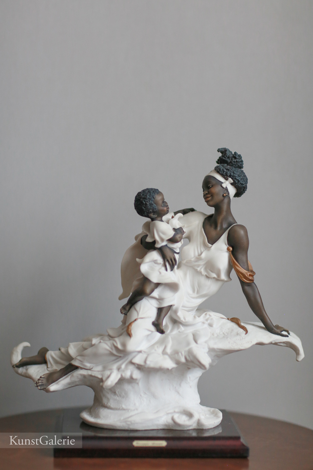 Black Maternity, Джузеппе Армани, Флоренс, статуэтка