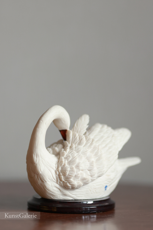 Лебедь чистит перья, Giuseppe Armani, Florence, статуэтка
