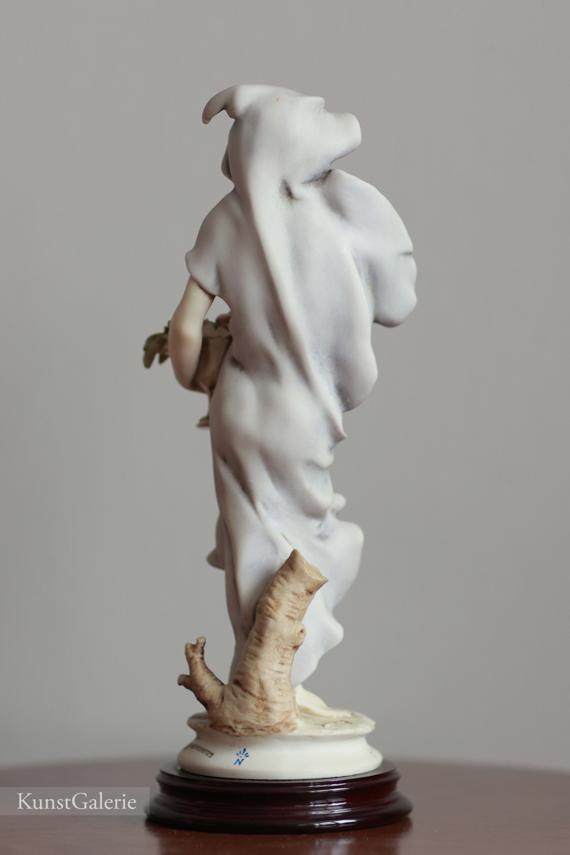 Леди в капюшоне, Giuseppe Armani, Florence, статуэтка