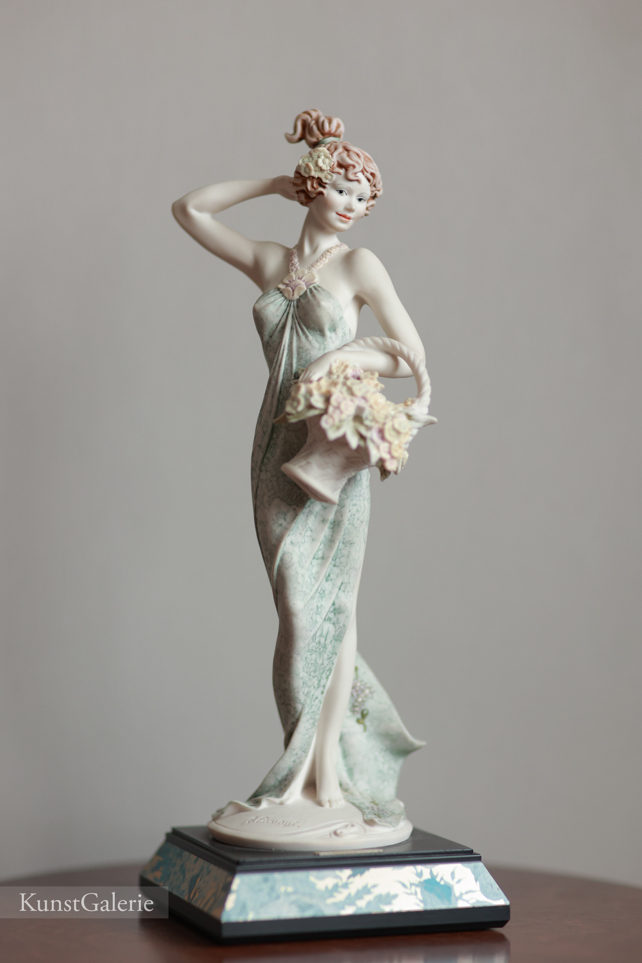 Милая леди с корзиной цветов, Джузеппе Армани, Флоренс, Каподимонте, статуэтка, KunstGalerie.ru