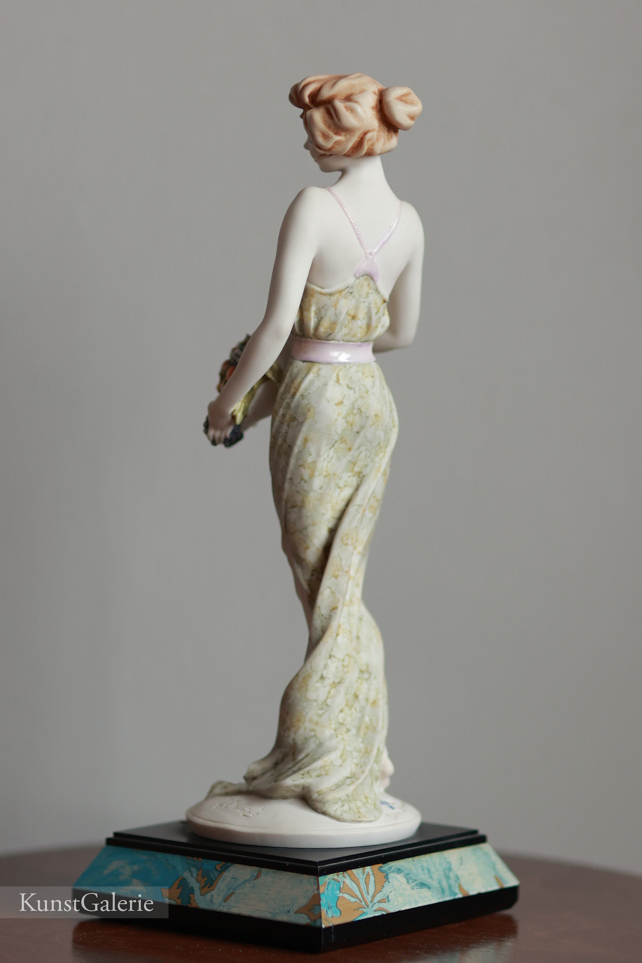 Милая леди с рогом изобилия, Giuseppe Armani, Florence, статуэтка