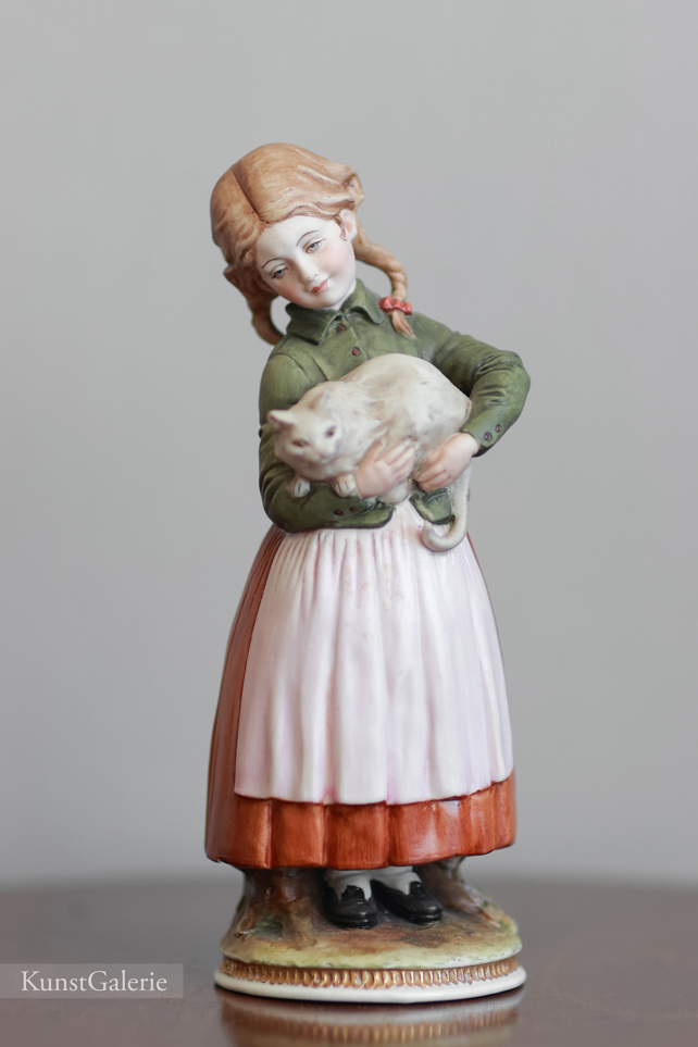 Девочка с котом, Bruno Merli, Capodimonte, фарфоровые статуэтки. KunstGalerie