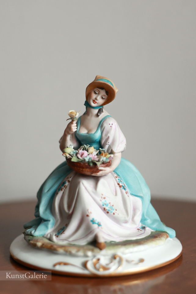 Леди с корзиной цветов, Tyche Tosca, Capodimonte, статуэтка