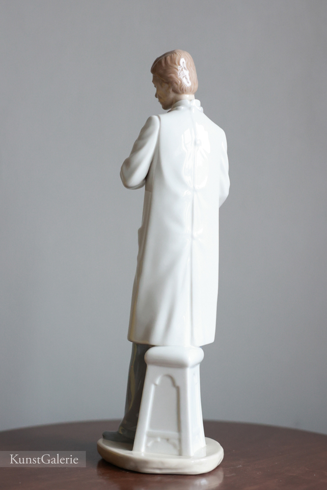 Врач терапевт, фарфоровая статуэтка, NAO Lladro