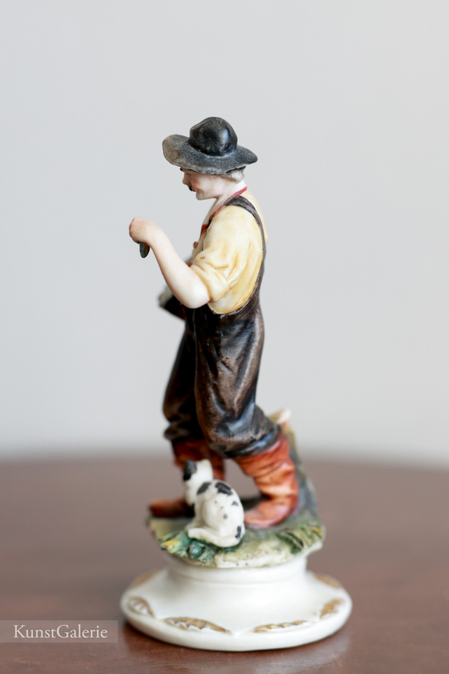 Рыбак с уловом, Luciano Cazzola, Capodimonte, статуэтка