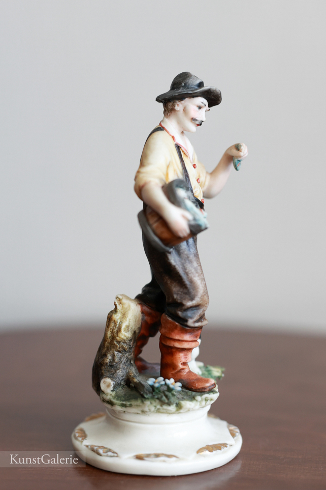 Рыбак с уловом, Luciano Cazzola, Capodimonte, статуэтка
