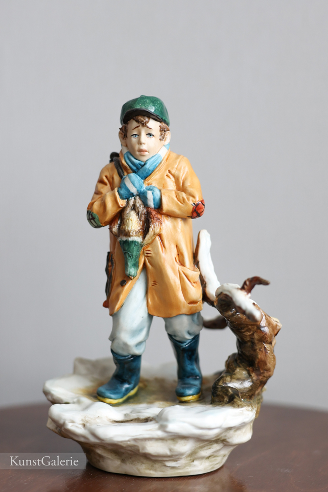 Юный охотник с дичью, Walter Scapinello, Каподимонте, статуэтка
