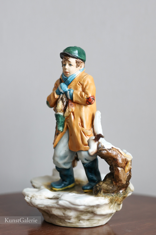 Юный охотник с дичью, Walter Scapinello, Capodimonte, статуэтка