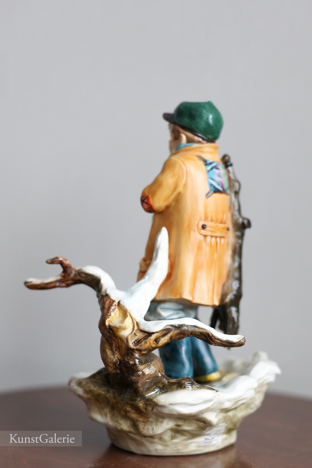 Юный охотник с дичью, Walter Scapinello, Capodimonte, статуэтка