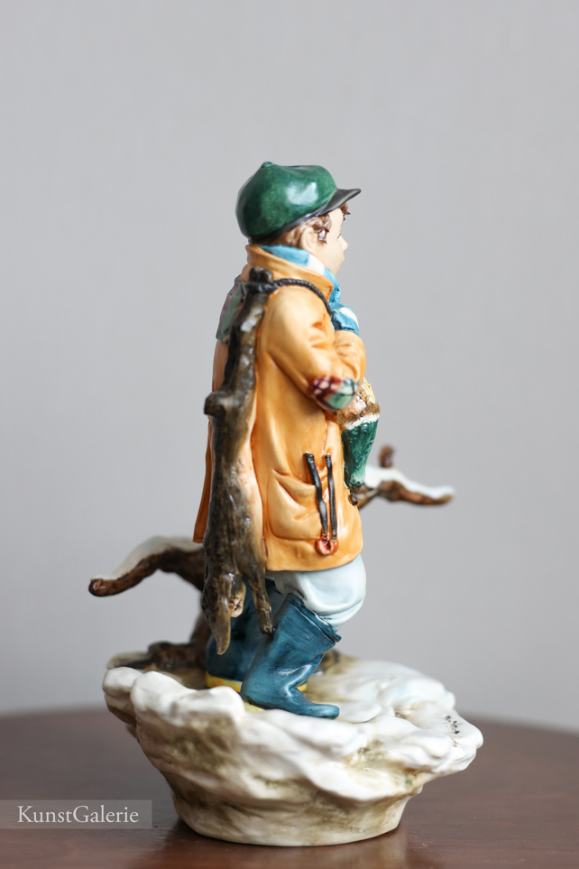 Юный охотник с дичью, Walter Scapinello, Capodimonte, статуэтка