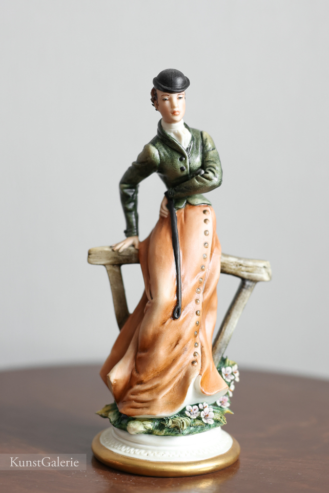 Наездница, Luciano Cazzola, Capodimonte, статуэтка