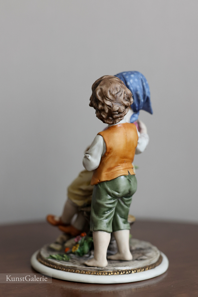Поцелуй в щечку, Luigi Giorgio Benacchio, Capodimonte, статуэтка